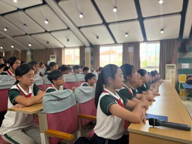 山河铭记 长征不朽——青岛重庆路第二小学开展“红领巾大讲堂”宣讲活动(图8)