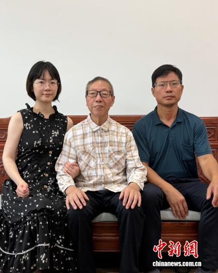 一根粉笔传三代 湖南祁阳21个教育世家扎根乡村育学子