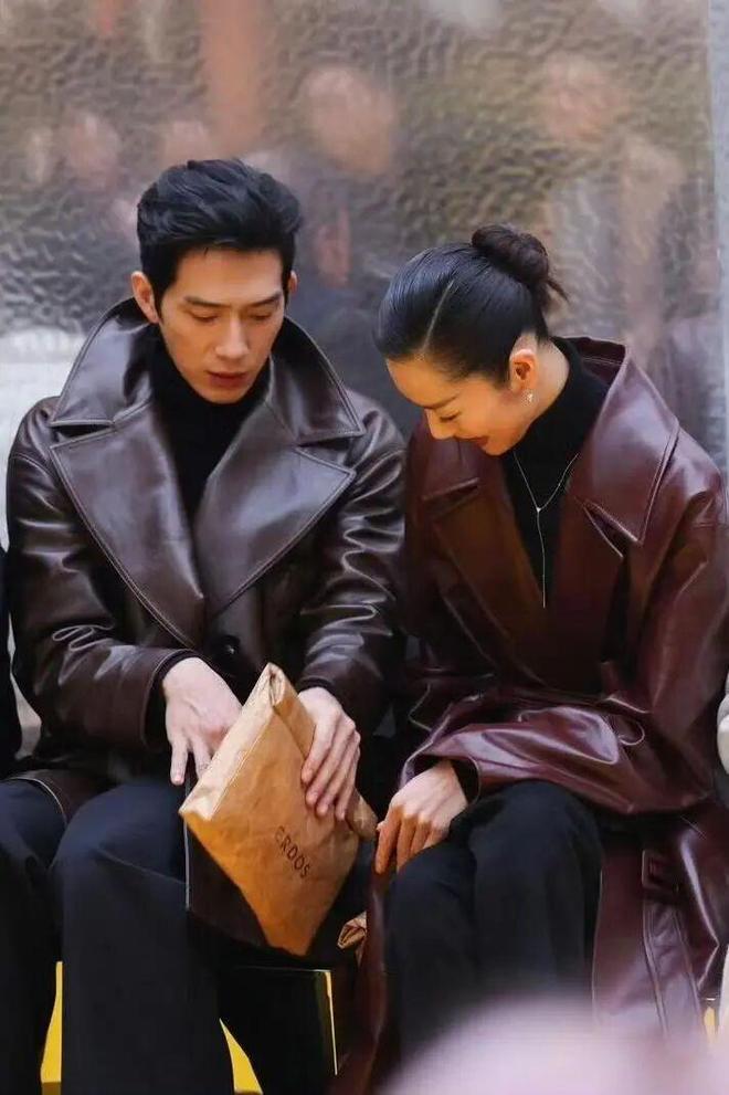 最近爆火的时装剧里，最会穿的人原来是TA？(图18)