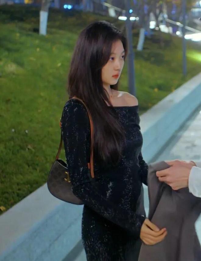 最近爆火的时装剧里，最会穿的人原来是TA？(图5)
