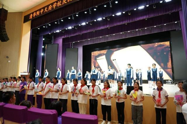 这所学校的教师节大会，把“传承”写进了新学年的开场