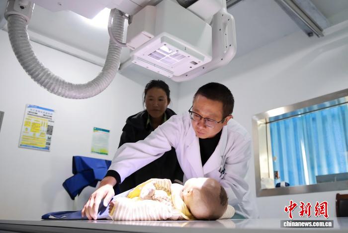西藏隆子：“云端诊室”24小时在线 援藏医者守护高原健康(图2)