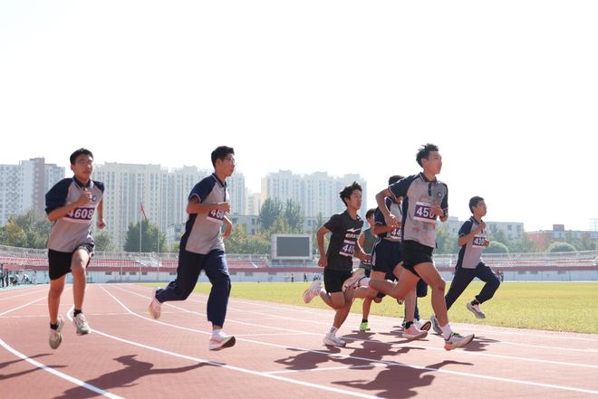 海淀首批科技高中校，招聘退休教师和外聘教师(图11)