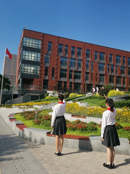 海淀首批科技高中校，招聘退休教师和外聘教师(图3)