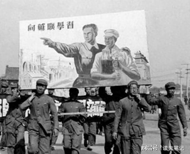 周总理定调主学英语，是为国家培养人才，真爱国就要支持(图2)