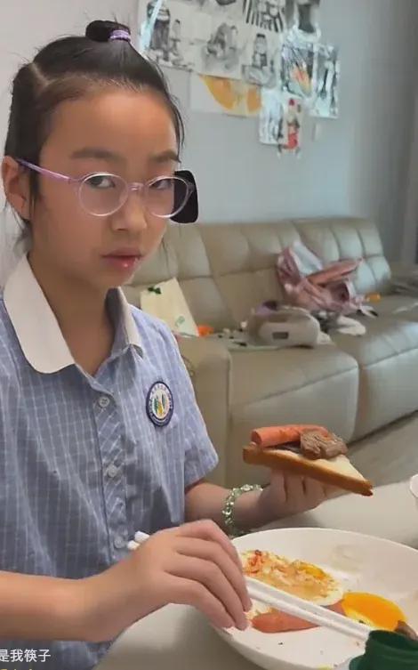 “你装小姐腔调给谁看？”家长厌恶女儿吃饭细嚼慢咽，网友都看不