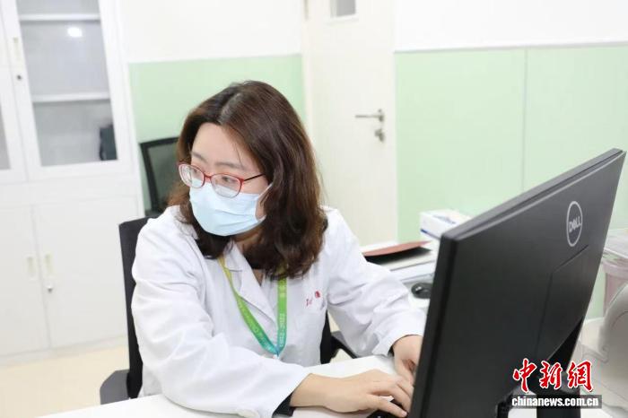 开学后皮疹反复？专家提醒：特应性皮炎管理要“防在发作前”
