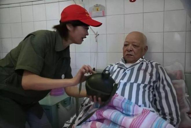 敬一丹离世:照亮世界的灯,又灭了一盏(图23)