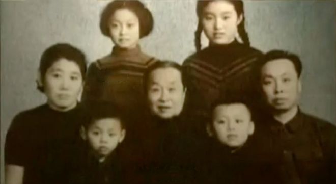 敬一丹离世:照亮世界的灯,又灭了一盏(图4)