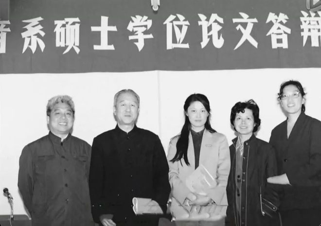 敬一丹离世:照亮世界的灯,又灭了一盏(图9)