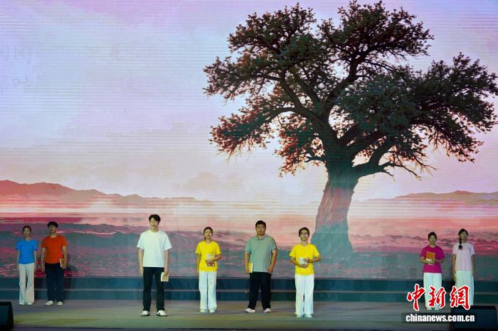 宁夏大学举办艺术思政课 为新生扣好“第一粒扣子”(图2)