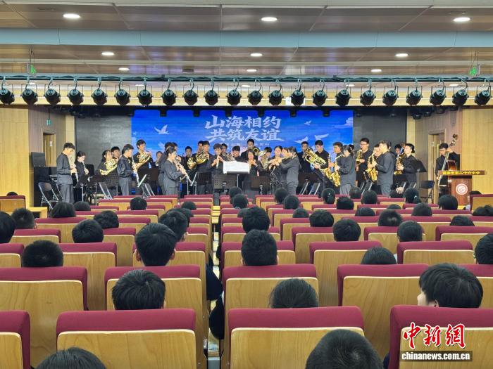 承“东望”夙愿 陕港两校缔结姊妹学校促青年交流