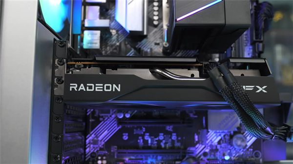 买前看仔细！AMD最新“亮机卡”RX 9050实测：4GB、8GB差距高达37%(图4)