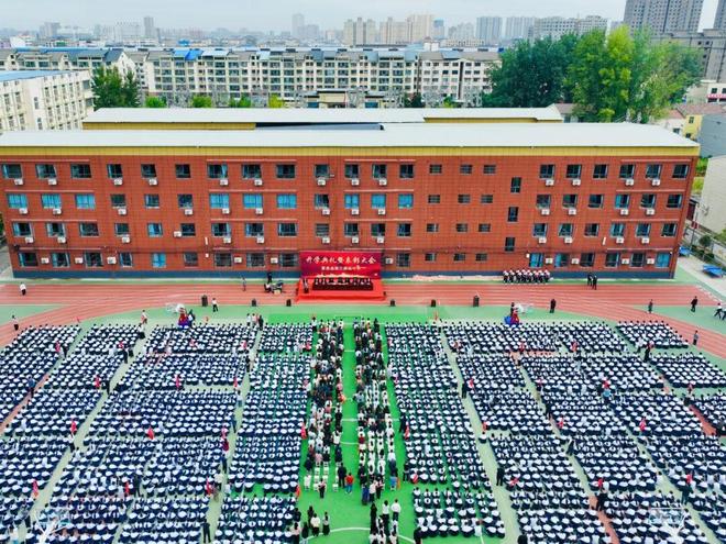 托住县城“后排”的孩子—— 一所县域民办高中的托底答卷(图8)