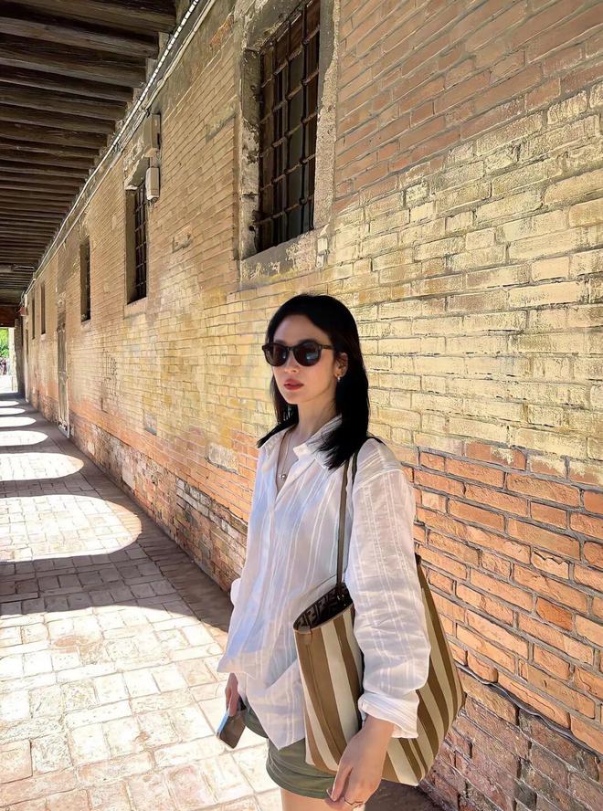 国庆穿搭我已准备好！附行李箱清单(图9)