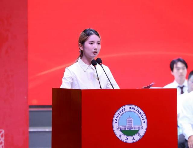 长江大学举行2026级研究生开学典礼(图4)