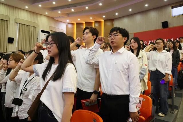 长江大学举行2026级研究生开学典礼(图6)