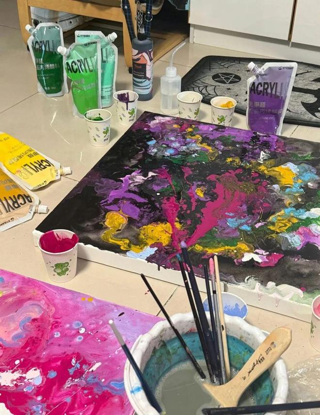 窦佳嫄x高原，在画廊打开了私人相册(图3)