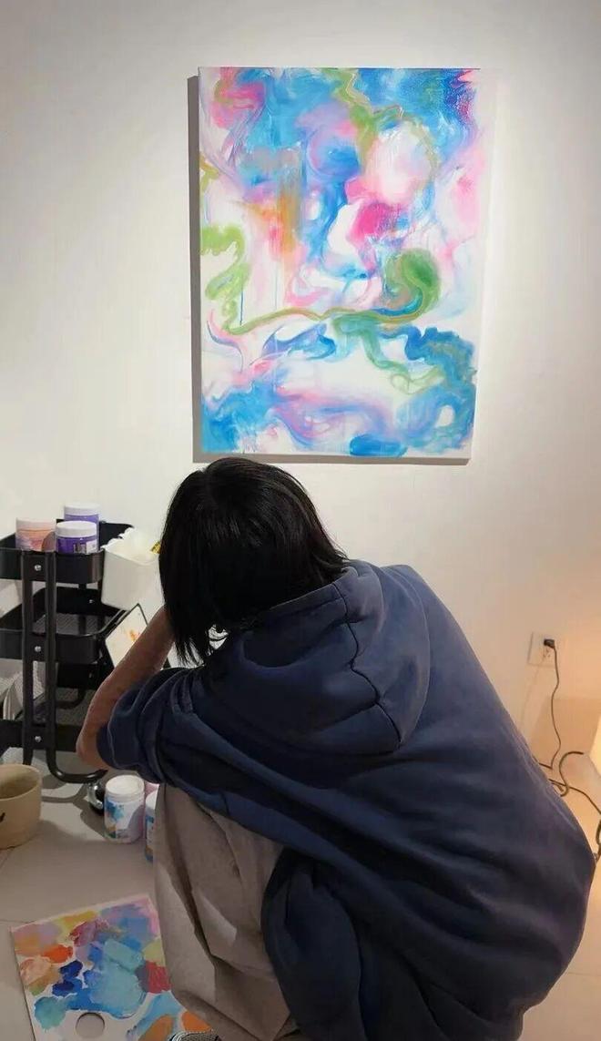 窦佳嫄x高原，在画廊打开了私人相册(图4)