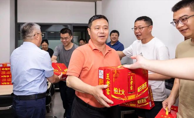 “举报学校不管用，家长直接举报教育局”，出事后，校长却先慌了(图7)