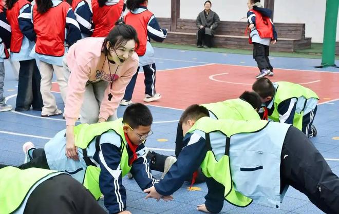 痛快！中小学体育将推行“2115”计划，教育部给出保障，每周体育活动时间多达10小时(图3)