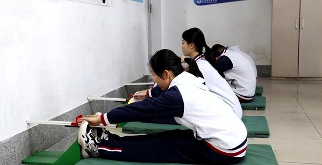 “为什么天天体测？”家长在问政平台质疑，体测变成生意，“保分