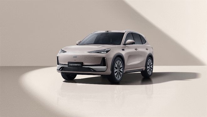 后驱+激光雷达+6C超快充 吉利银河E5售9.78万起(图4)