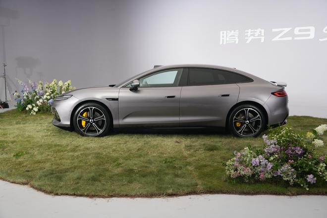 25.58万起，腾势Z9S能圆规掉头，还能玩漂移！(图8)