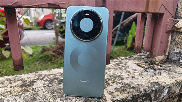 价格都没公布就下单了！网友提前预定华为Mate 90 Pro Max：闭眼入(图1)