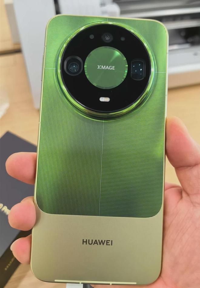 刚刚官宣就紧急撤销！华为Mate90发布会突然消失，但真机已泄漏！(图2)