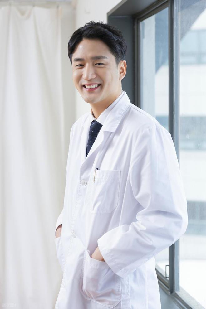 高考分数线连续2年下滑，医学专业未来将继续扩招，临床医学还能报吗？(图5)