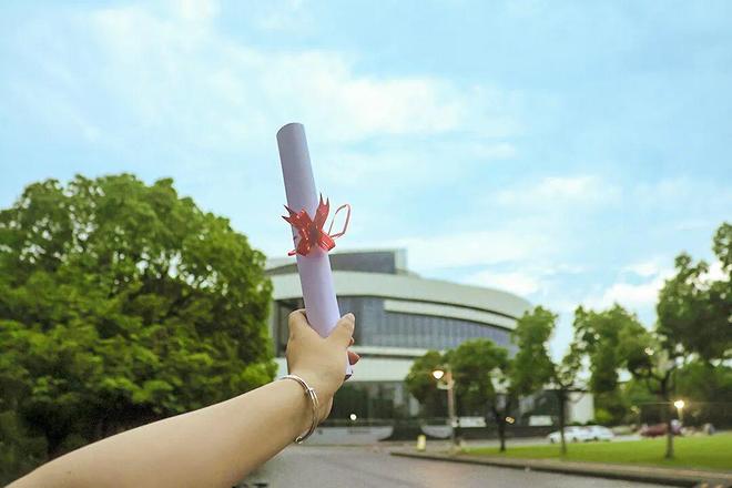 上海交大大一新生王若馨：再见，中华中学；你好，上海交大！(图2)