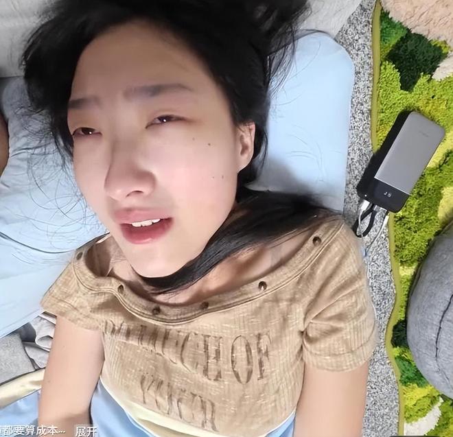 “父母在受苦，我连饭都不敢吃”，贷款读研女孩崩溃了：没人给我