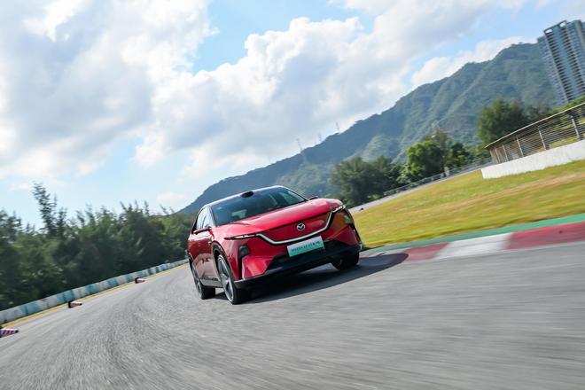 MAZDA EZ-60激光版上市 焕新全系11.39万元起(图3)