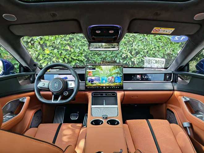 搭载四激光雷达/中大型轿跑SUV 智界RX上市售25.98万起(图7)