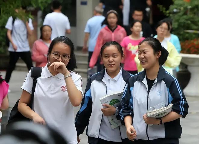 放假通知：2027中小学生寒假放假时间已定，家长看后却心情复