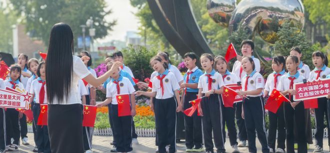 “我爱你中国！”首都学子喜迎国庆——(图3)