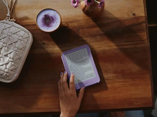 亚马逊发布全新Kindle：取消传统边框 正面屏幕实现全面平
