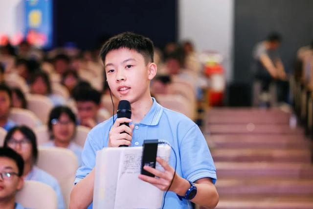 全英文“硬核”对话诺奖得主！成都娃和成都家长，全程高能(图3)