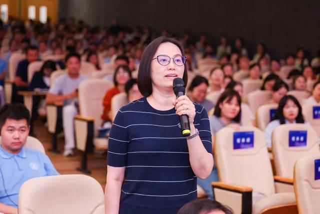 全英文“硬核”对话诺奖得主！成都娃和成都家长，全程高能(图6)