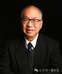 丘成桐新论文致谢了GPT和Claude