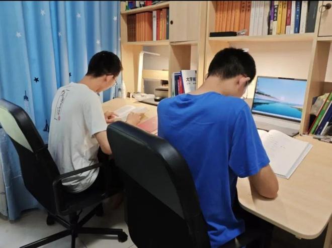 我发现一个残酷真相：孩子长大后，最怨恨的不是管太严的父母，而是……(图2)