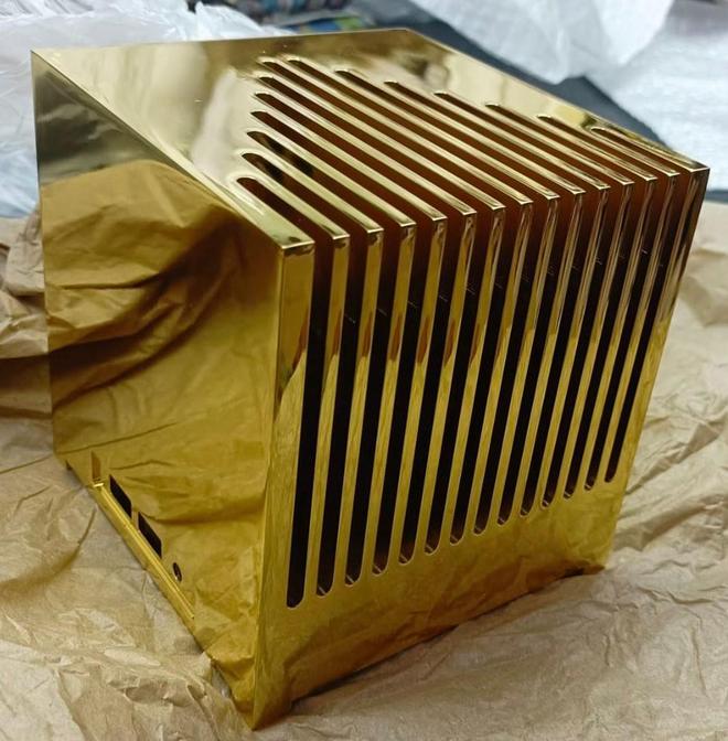 Kubb定制“黄金机箱”引关注：实为CNC镀金，并非13kg