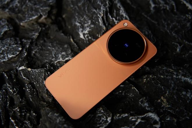 iPhone 18 Pro销量大涨！史上最贵却卖爆，有钱人真变多了？(图5)