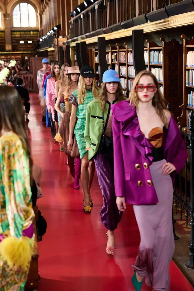 Valentino：本季最文艺的一场秀诞生了(图13)