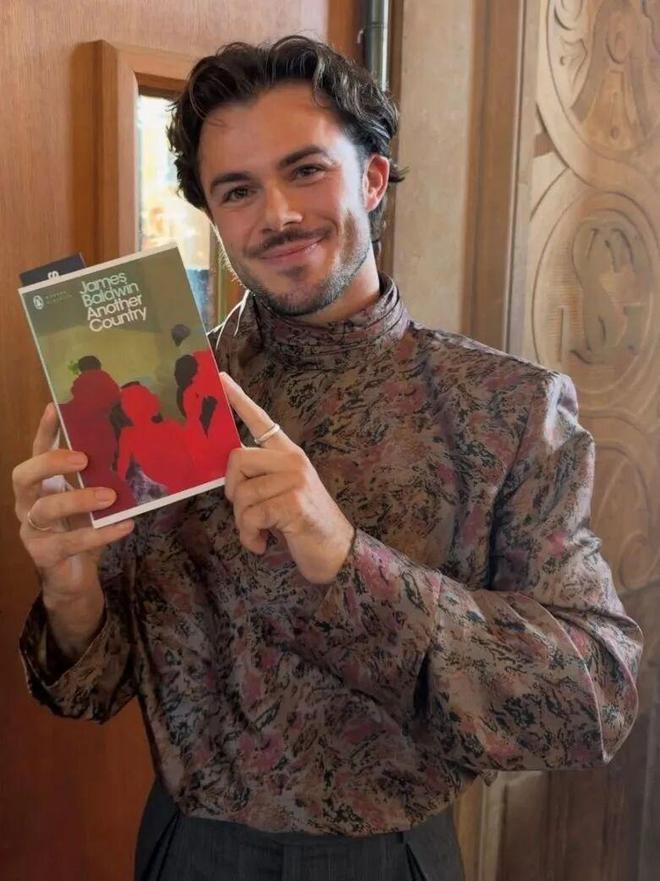 Valentino：本季最文艺的一场秀诞生了(图3)