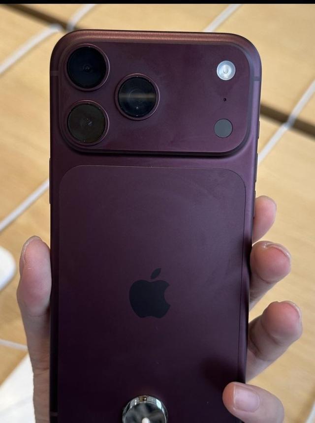 部分iPhone 18 Pro用户称机身出现褪色 成因和影响