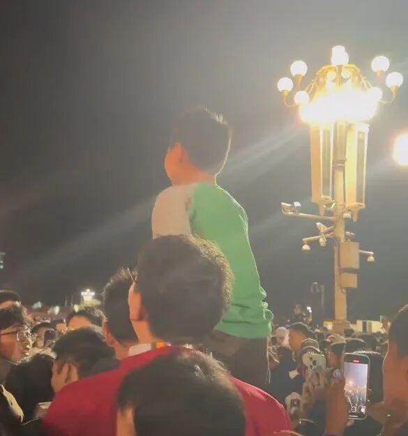 3天 “捡” 到 130 个娃，假期的家长，已急疯(图4)