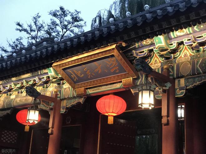 内卷加剧！2027名校保研数据出炉，15所985保研率破40%，普通考研生太难了(图3)