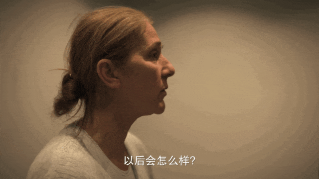 熬过人生低谷，58岁顶流隐退6年复出：大牌排队给她做衣服(图51)